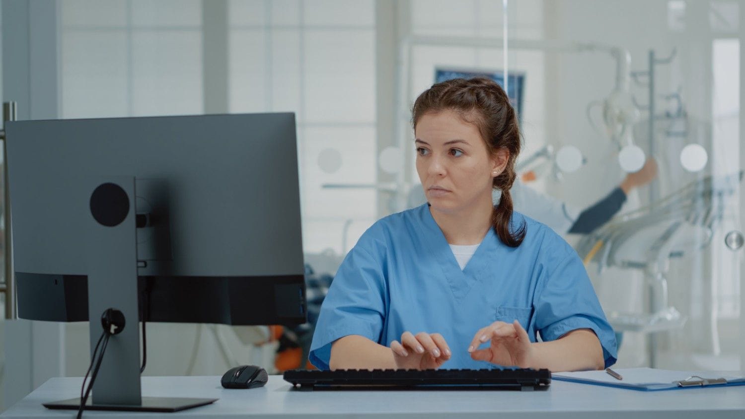 Outsourcing Virtual Assistants boosting business efficiency and growth.
